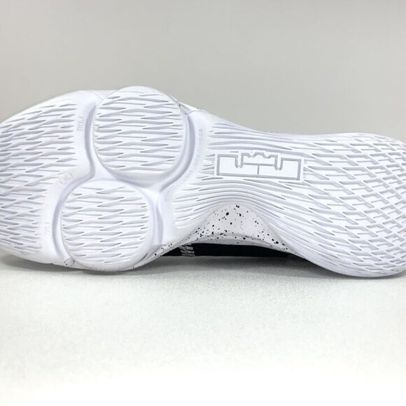 Nike LEBRON WITNESS 5🔥NIB Mens Nlack Basketball Training Shoes CQ9380-001 - Picture 8 of 8